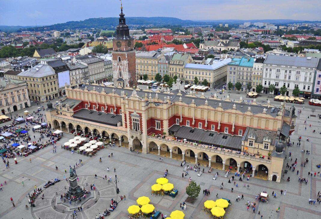 Badanie struktury wieku i potencjału nabywczego mieszkańców wpływa na opłacalność planowanych inwestycji